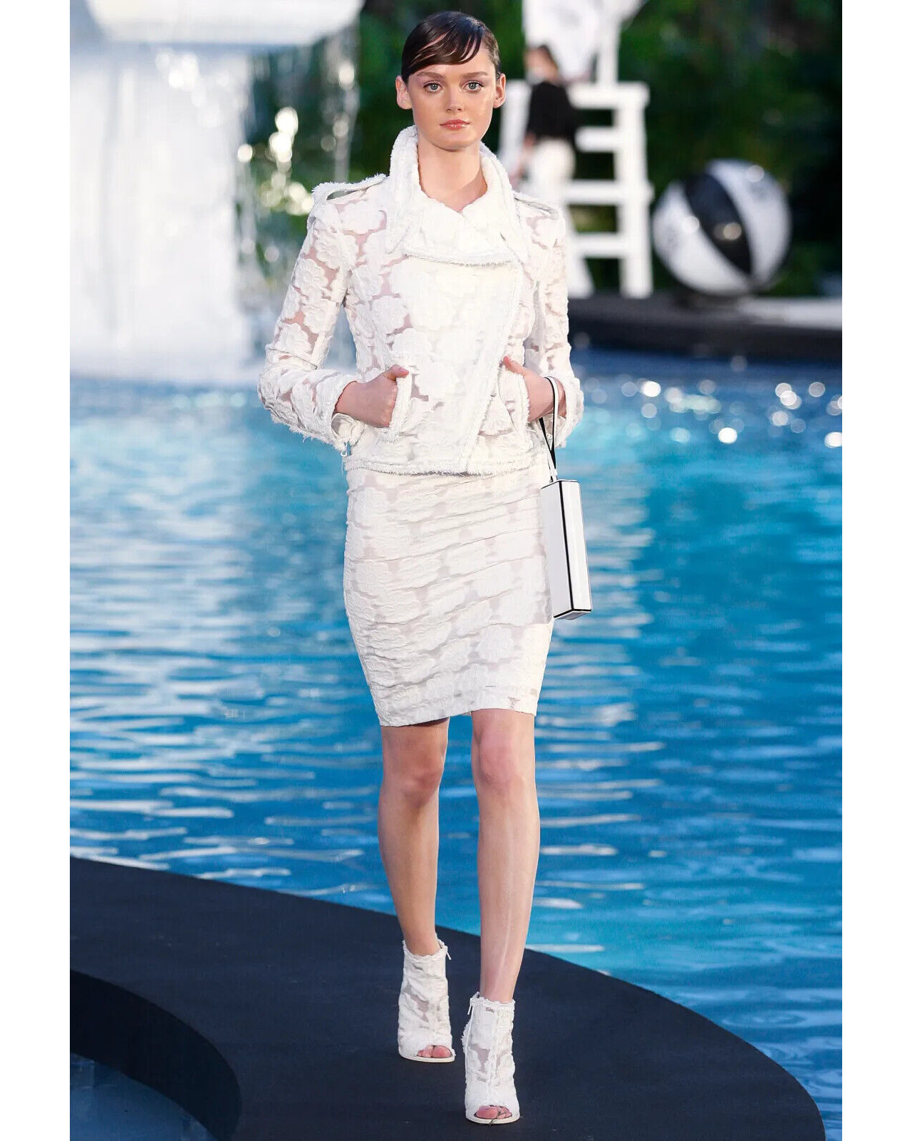 Resort 2009 White Camellia Pattern Terry Cloth Skirt Set
